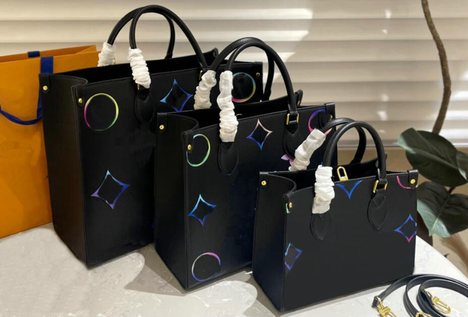 Women 3 size Onthego Totes handbag Large Capacity Fashion Femme Leather Designers Shoulder Bags Handbag Handle Lady Shopping Bag, Black
Women 3 size Onthego Totes handbag Large Capacity Fashion Femme Leather Designers Shoulder Bags Handbag Handle Lady Shopping Bag, Black