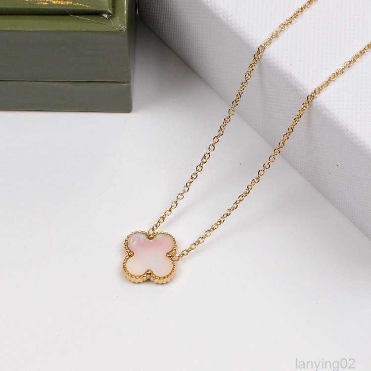 Womens Luxury Designer Necklace Fashion Flowers Four-leaf Clover Pendant Necklace Gold Necklaces Jewelry