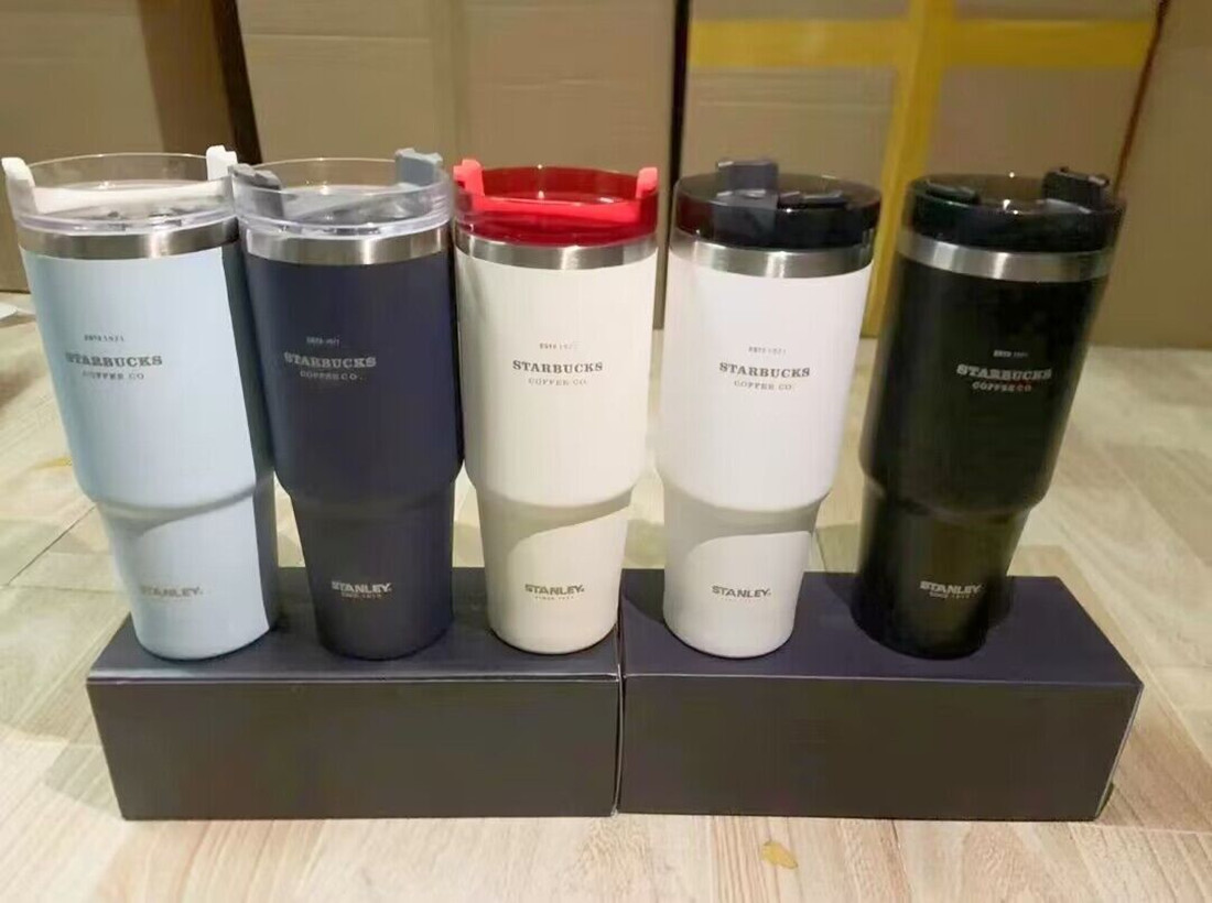 Starbucks and Stanley mug co-branded Stley cup stainless steel straw vehicle-mounted American cup large-capacity desktop cup office, Same as picture
Starbucks and Stanley mug co-branded Stley cup stainless steel straw vehicle-mounted American cup large-capacity desktop cup office, Same as picture
