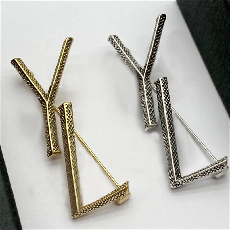Luxury Brooch Pins for Womens Designer Gold Broochs Mens Silver Pin Luxurys Golden Broche Delicate Broches Fashion Jewelry Brooch 236133D
Luxury Brooch Pins for Womens Designer Gold Broochs Mens Silver Pin Luxurys Golden Broche Delicate Broches Fashion Jewelry Brooch 236133D