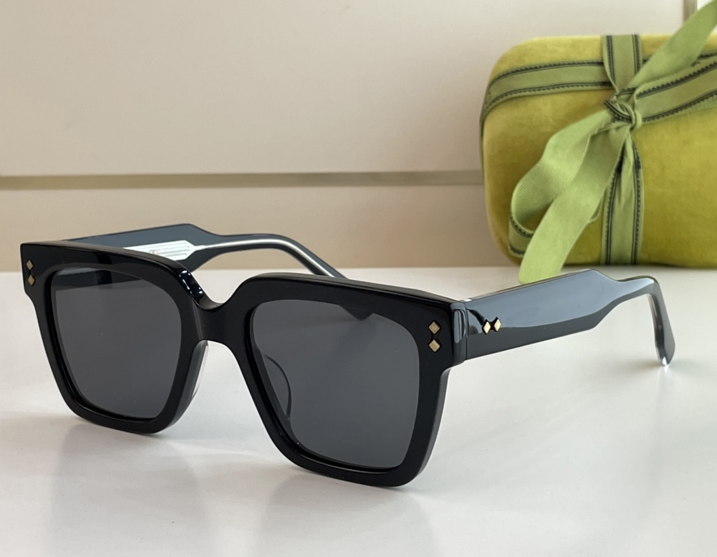 Fashion designer mens women sunglasses 1084S classic square shape vintage glasses summer leisure and versatile style eyewear UV protection come with case
Fashion designer mens women sunglasses 1084S classic square shape vintage glasses summer leisure and versatile style eyewear UV protection come with case