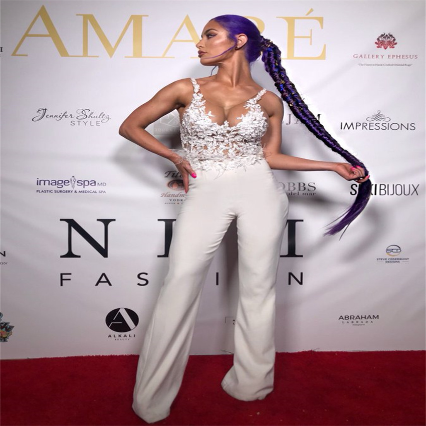 Hippie Jumpsuit Bohemian Wedding Dress 2023 Sexy Backless Satin Boho Beach Bride Dresses With Feather Lace Civil Country Medieval Vestidos De Novia Ro