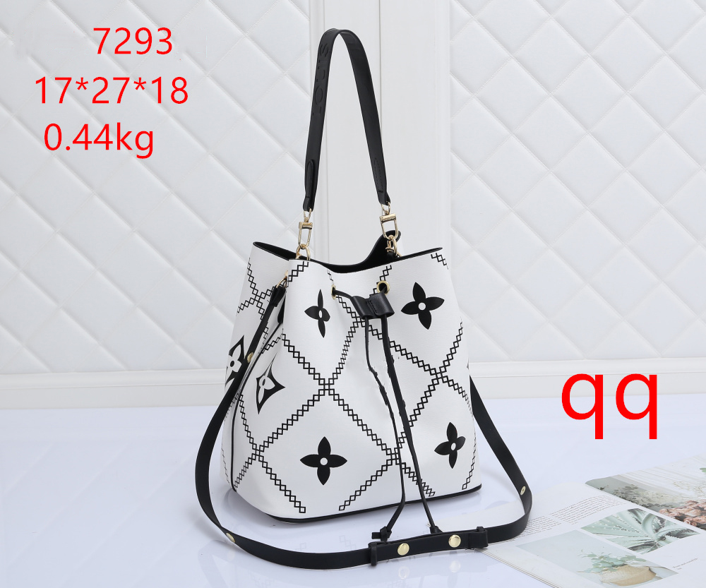 drawstring backpack backpack PU handbag for women drawstring closure girl bucket schoolbag Leather knapsack strap Satchels lady purse, White
drawstring backpack backpack PU handbag for women drawstring closure girl bucket schoolbag Leather knapsack strap Satchels lady purse, White