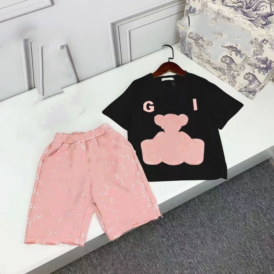 baby set 2pics kids sets kid designer clothers toddler t shirt clothing boys girl tracksuits Short Sleeve suits tops luxury summer Classic printed letters 7 colours, White
baby set 2pics kids sets kid designer clothers toddler t shirt clothing boys girl tracksuits Short Sleeve suits tops luxury summer Classic printed letters 7 colours, White