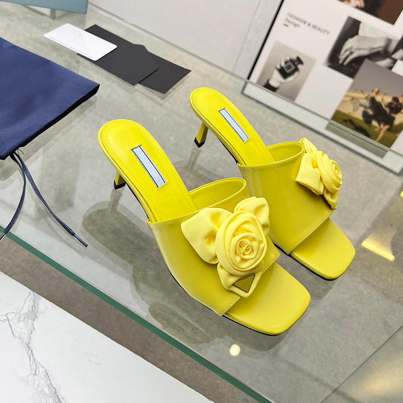 Designer Sandals Women High Heels Slipper Slides Luxury Rose Flowers Triangle Real Leather 5.5CM Party Lady Slippers Shoes With Box Size 35-42, 1#
Designer Sandals Women High Heels Slipper Slides Luxury Rose Flowers Triangle Real Leather 5.5CM Party Lady Slippers Shoes With Box Size 35-42, 1#