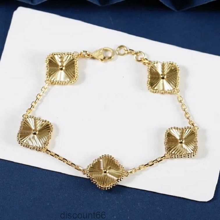 4 Classic Fashion Charm Bracelets Four Leaf Clover Designer Jewelry 18K Gold Bangle bracelet for women men love Necklaces Chain elegant9RDA
4 Classic Fashion Charm Bracelets Four Leaf Clover Designer Jewelry 18K Gold Bangle bracelet for women men love Necklaces Chain elegant9RDA