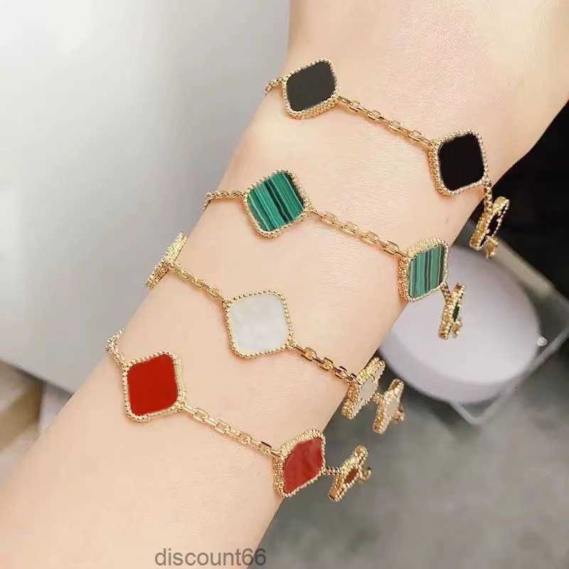 designer bracelet four leaf clover bracelets Fashion chain Tennis 18K Gold Diamond Shell Bracelets Personalised Bangles for Women Party Gift Hight QualityA36V
designer bracelet four leaf clover bracelets Fashion chain Tennis 18K Gold Diamond Shell Bracelets Personalised Bangles for Women Party Gift Hight QualityA36V