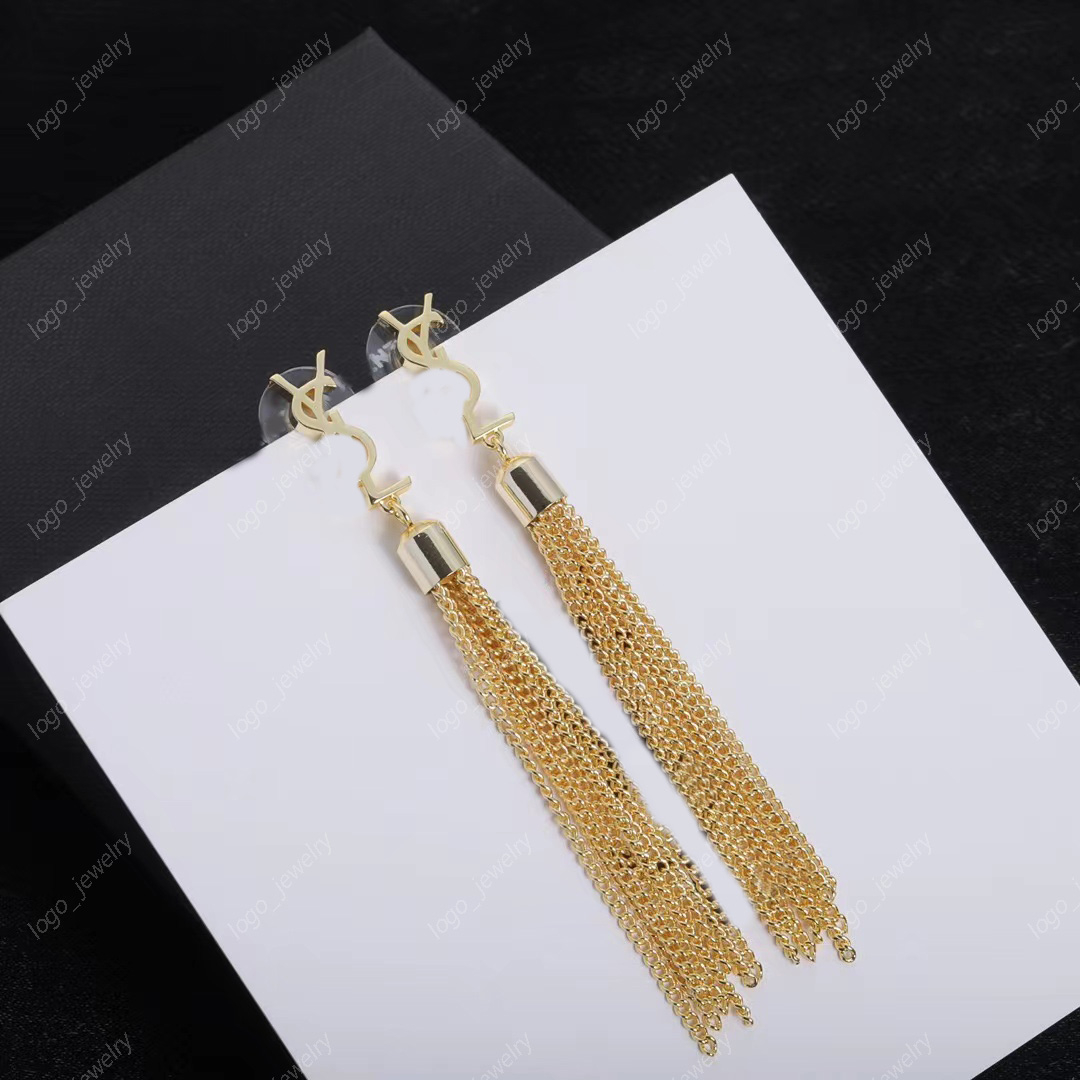 Luxury designer Fashion alphabet Dangle Chandelier earrings 18K gold tassel pendant earrings Women's wedding party gift jewelry
Luxury designer Fashion alphabet Dangle Chandelier earrings 18K gold tassel pendant earrings Women's wedding party gift jewelry