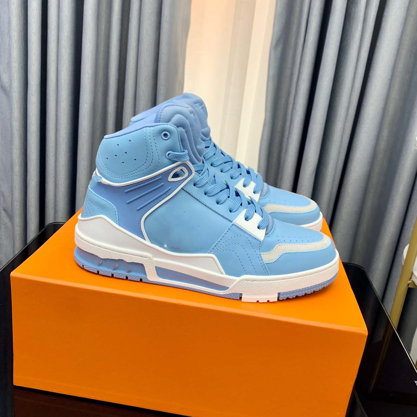 Designer Abloh retro basketball shoes Autumn and winter men's trainer Virgil Cow leather sneakers classic fashion shoe 05
Designer Abloh retro basketball shoes Autumn and winter men's trainer Virgil Cow leather sneakers classic fashion shoe 05