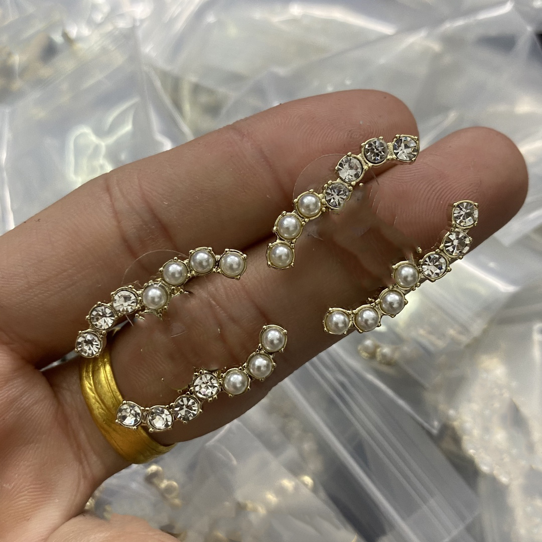 Designer letter pearl earrings diamond pendant ccity gold earrings luxury jewelry for women fashion brand silver wedding high quality non-fading 33