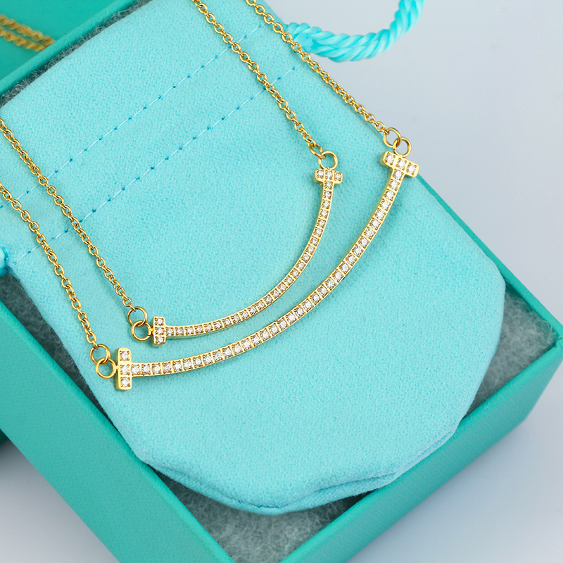 S925 Sterling Silver Smile Pendant Necklaces for Women Shining Bling Diamond Face Designer Necklace Choker Jewelry Christmas Gift Accessories with dust bag
S925 Sterling Silver Smile Pendant Necklaces for Women Shining Bling Diamond Face Designer Necklace Choker Jewelry Christmas Gift Accessories with dust bag
