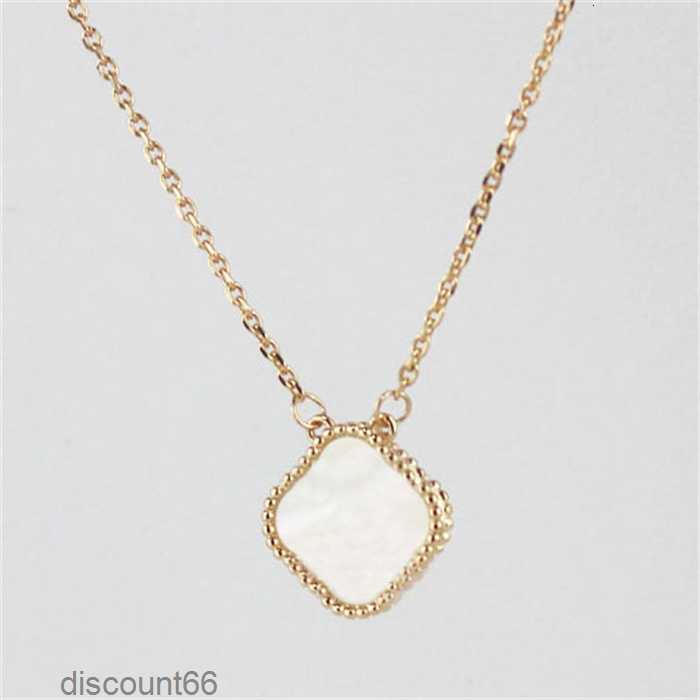 Luxury Designer Clover Necklace Womens Fashion 15mm Flowers Four-leaf Cleef Pendant Necklace Jewelry for Neck Gold Chain NecklacesIX8Q
Luxury Designer Clover Necklace Womens Fashion 15mm Flowers Four-leaf Cleef Pendant Necklace Jewelry for Neck Gold Chain NecklacesIX8Q