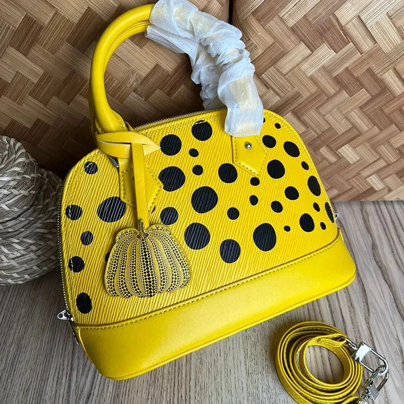 Genuine leather Multiple styles Shell shaped bag Women Leather Crossbody Shoulder Bags Women Designers Medium Tote Multi funcito handbags Messenger Bags, Box
Genuine leather Multiple styles Shell shaped bag Women Leather Crossbody Shoulder Bags Women Designers Medium Tote Multi funcito handbags Messenger Bags, Box