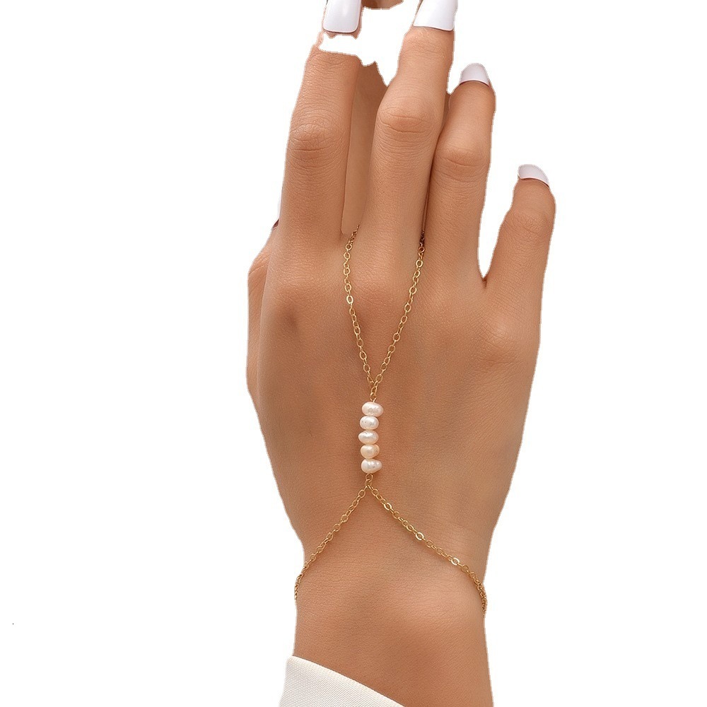 Charm Bracelets Creative Tiny Chain Bracelet Finger Rings For Women Gold Color Link Chains Connecting Hand Harness Jewelry Gift 230410