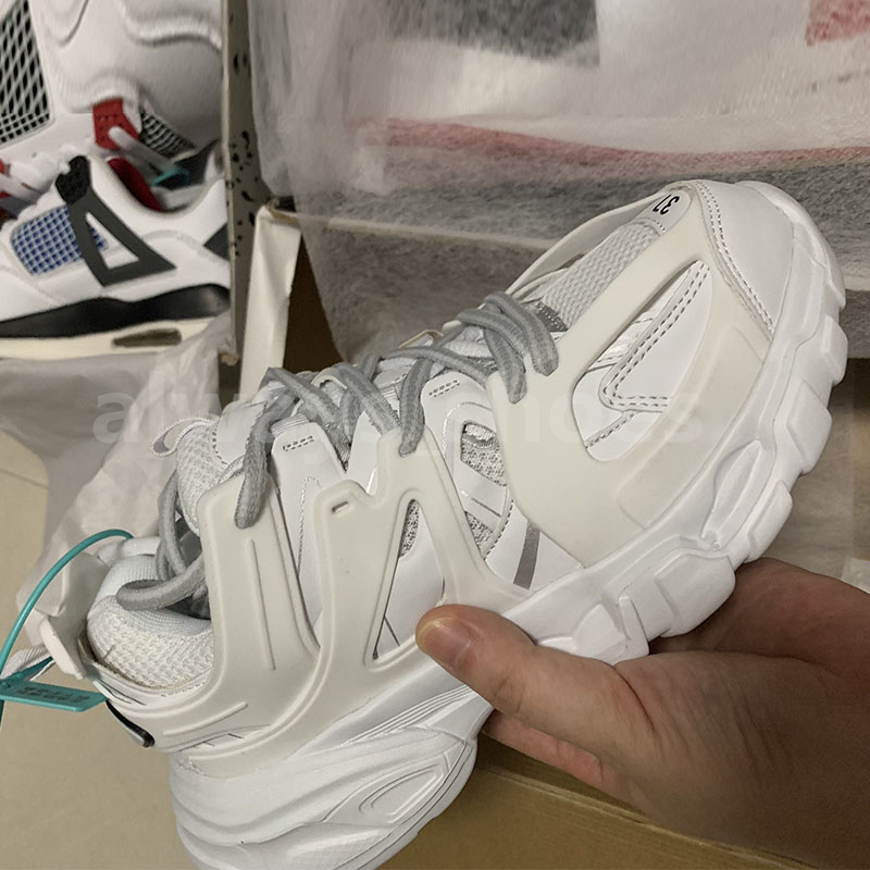 Track 3 3.0 LED Designer Casual Shoes for Womens Mens Luxury Platform Sneaker Lighted Gomma leather Nylon Printed Sports Men Light Trainers led women 36-44 A14, #2
Track 3 3.0 LED Designer Casual Shoes for Womens Mens Luxury Platform Sneaker Lighted Gomma leather Nylon Printed Sports Men Light Trainers led women 36-44 A14, #2