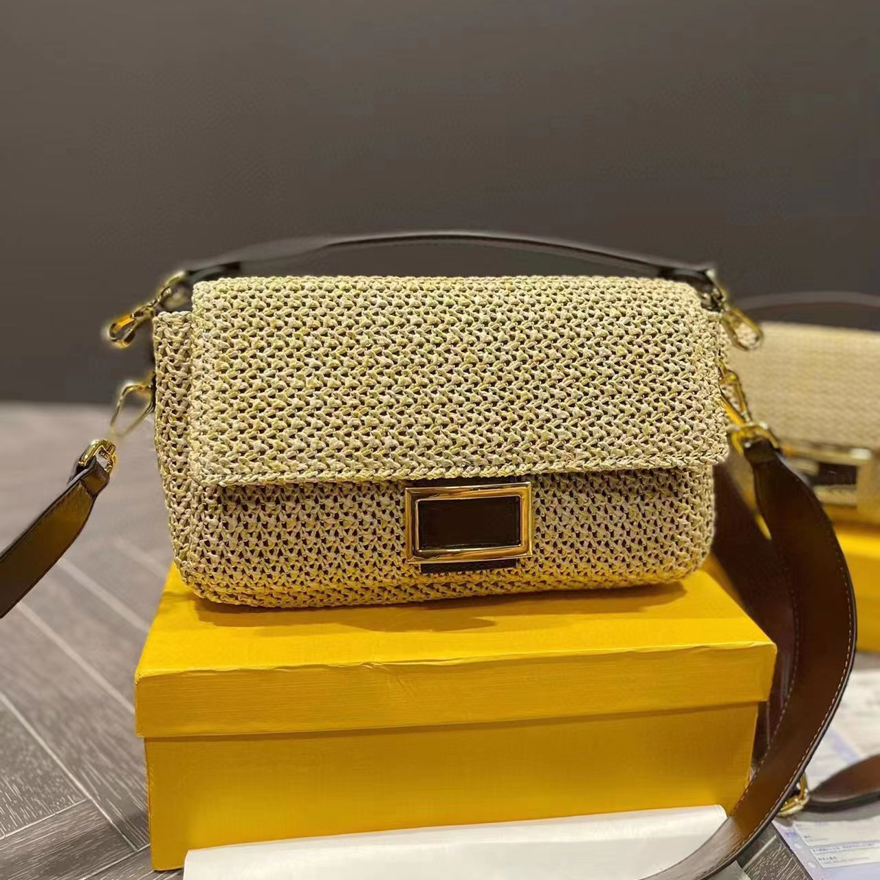 Designer Raffia Baguette Women Hobo Handbags Ssummer Crossbody Bag F Shoulder Bags Designers Luxury Hobos Brown Mini TotesPurses Baguettes 001, Customize
Designer Raffia Baguette Women Hobo Handbags Ssummer Crossbody Bag F Shoulder Bags Designers Luxury Hobos Brown Mini TotesPurses Baguettes 001, Customize