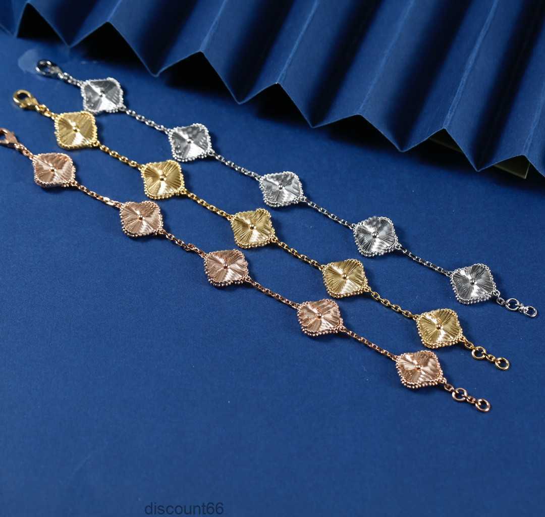 Four Leaf Clover Bracelet For Woman Designer S925 Silver Bracelets Gold Silver Mother of Pearl Green Flower Chain WomensJV8F
Four Leaf Clover Bracelet For Woman Designer S925 Silver Bracelets Gold Silver Mother of Pearl Green Flower Chain WomensJV8F