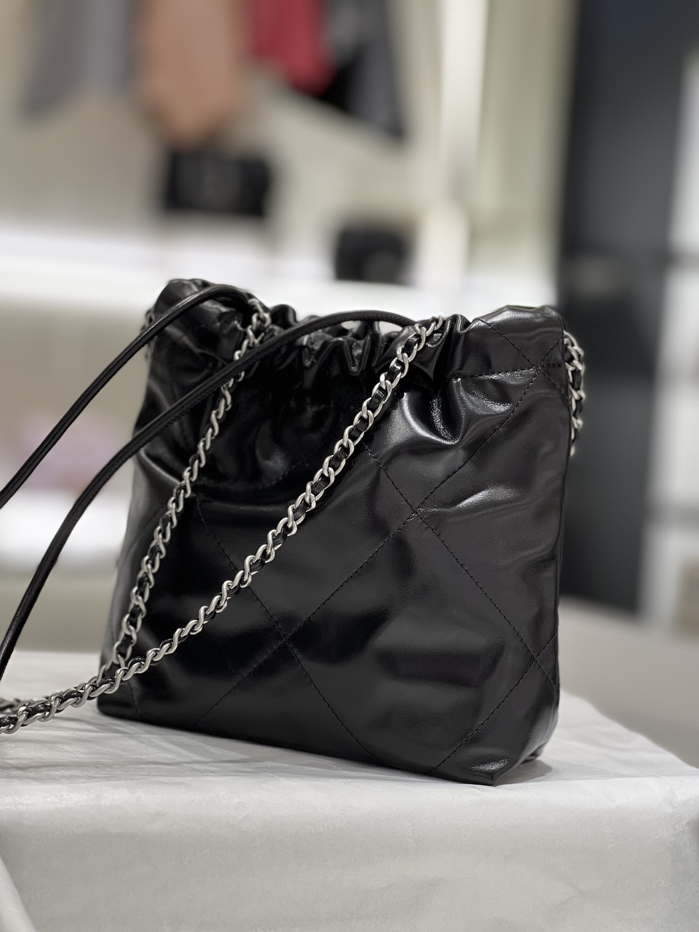 10A Mirror Quality Famous Genuine Leather Bag Designer Shoulder Bag Calfskin Chain Bag Top Quality Mini Handbag with Box, Color8
10A Mirror Quality Famous Genuine Leather Bag Designer Shoulder Bag Calfskin Chain Bag Top Quality Mini Handbag with Box, Color8