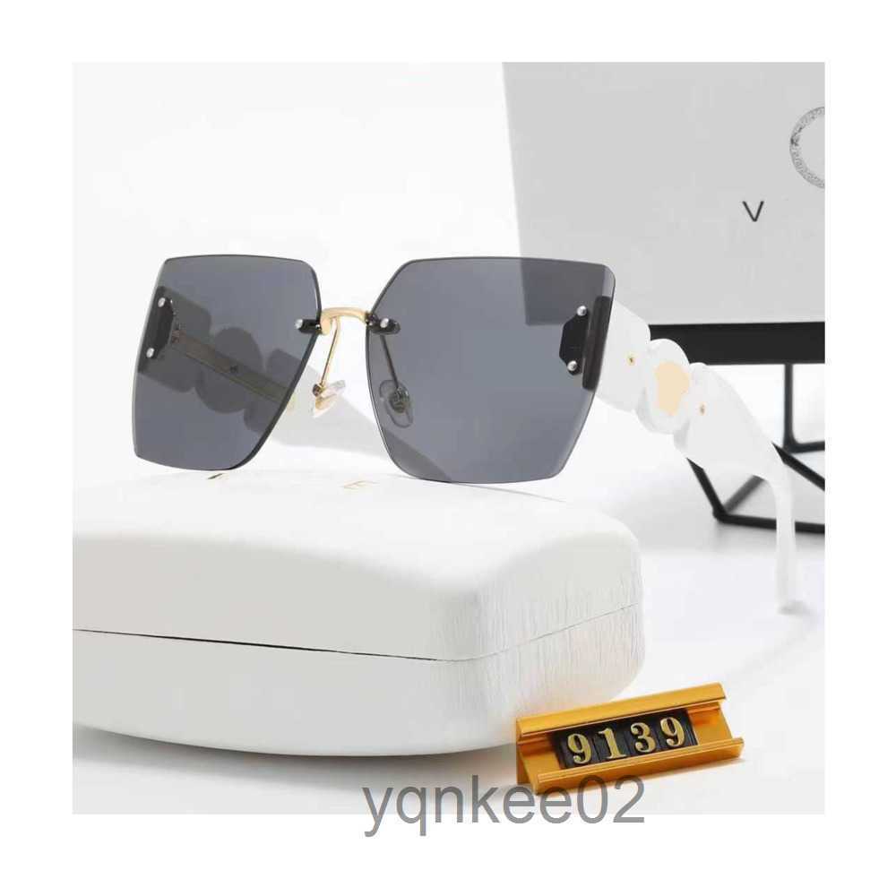Designer Versage Sunglasses Cycle Luxurious Fashion Sports Polarize Square Sunglass For Mens Womans Vintage Baseball New Rimless Driving Black White Sun Glasses
Designer Versage Sunglasses Cycle Luxurious Fashion Sports Polarize Square Sunglass For Mens Womans Vintage Baseball New Rimless Driving Black White Sun Glasses