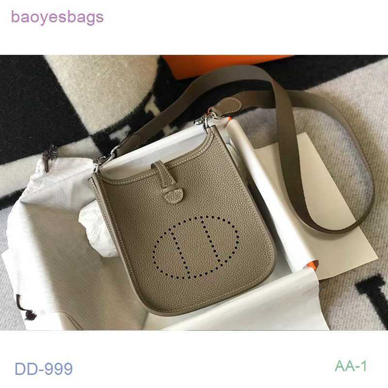 Designer Bag h Mini Tote 2023 Women's Evelynbag Bags Real Genuine Leather Totes Hand Sewn Wax Thread Single Shoulder Messenger Togo 8qi0 1 With Logo BX06
Designer Bag h Mini Tote 2023 Women's Evelynbag Bags Real Genuine Leather Totes Hand Sewn Wax Thread Single Shoulder Messenger Togo 8qi0 1 With Logo BX06
