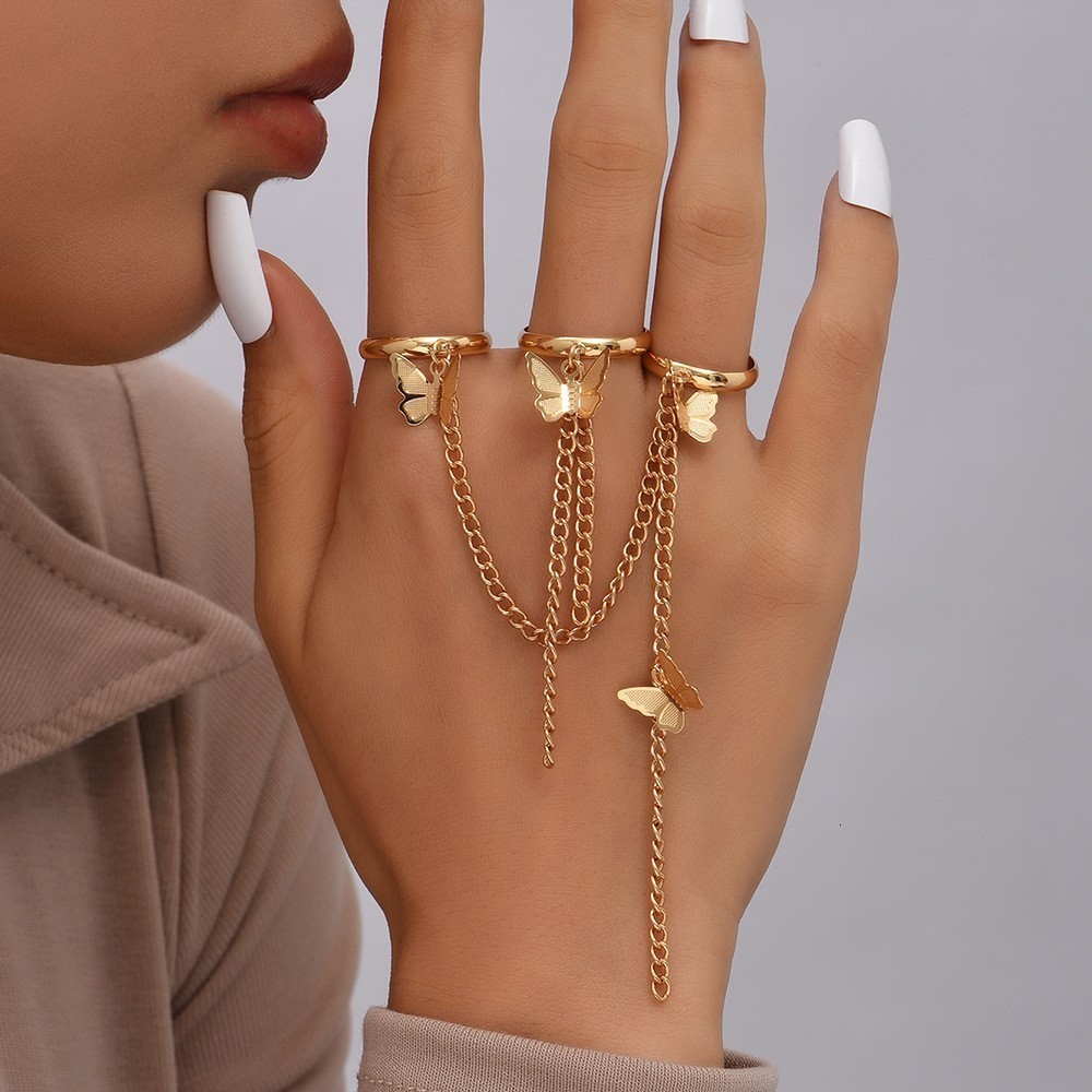 Charm Bracelets Creative Tiny Chain Bracelet Finger Rings For Women Gold Color Link Chains Connecting Hand Harness Jewelry Gift 230410
Charm Bracelets Creative Tiny Chain Bracelet Finger Rings For Women Gold Color Link Chains Connecting Hand Harness Jewelry Gift 230410