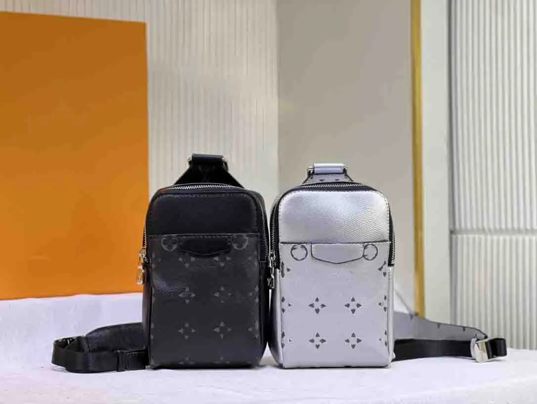 OUTDOOR SLINGBAG Silver Men Bags M30741 Designer Taigarama Noir Black Brown Flower Sling bag Luxurys Mens Mini Corss Body Autres Toiles Monograms Purse Wallet
OUTDOOR SLINGBAG Silver Men Bags M30741 Designer Taigarama Noir Black Brown Flower Sling bag Luxurys Mens Mini Corss Body Autres Toiles Monograms Purse Wallet