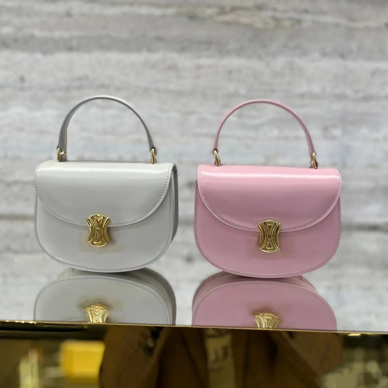 Vintage triomphe 10 colors mini totes Women Half moon cosmetic bag clutch Designer travel handbag Evening bags cowhide crossbody men Hobo Beach Shoulder bag Wallets, Beige
Vintage triomphe 10 colors mini totes Women Half moon cosmetic bag clutch Designer travel handbag Evening bags cowhide crossbody men Hobo Beach Shoulder bag Wallets, Beige