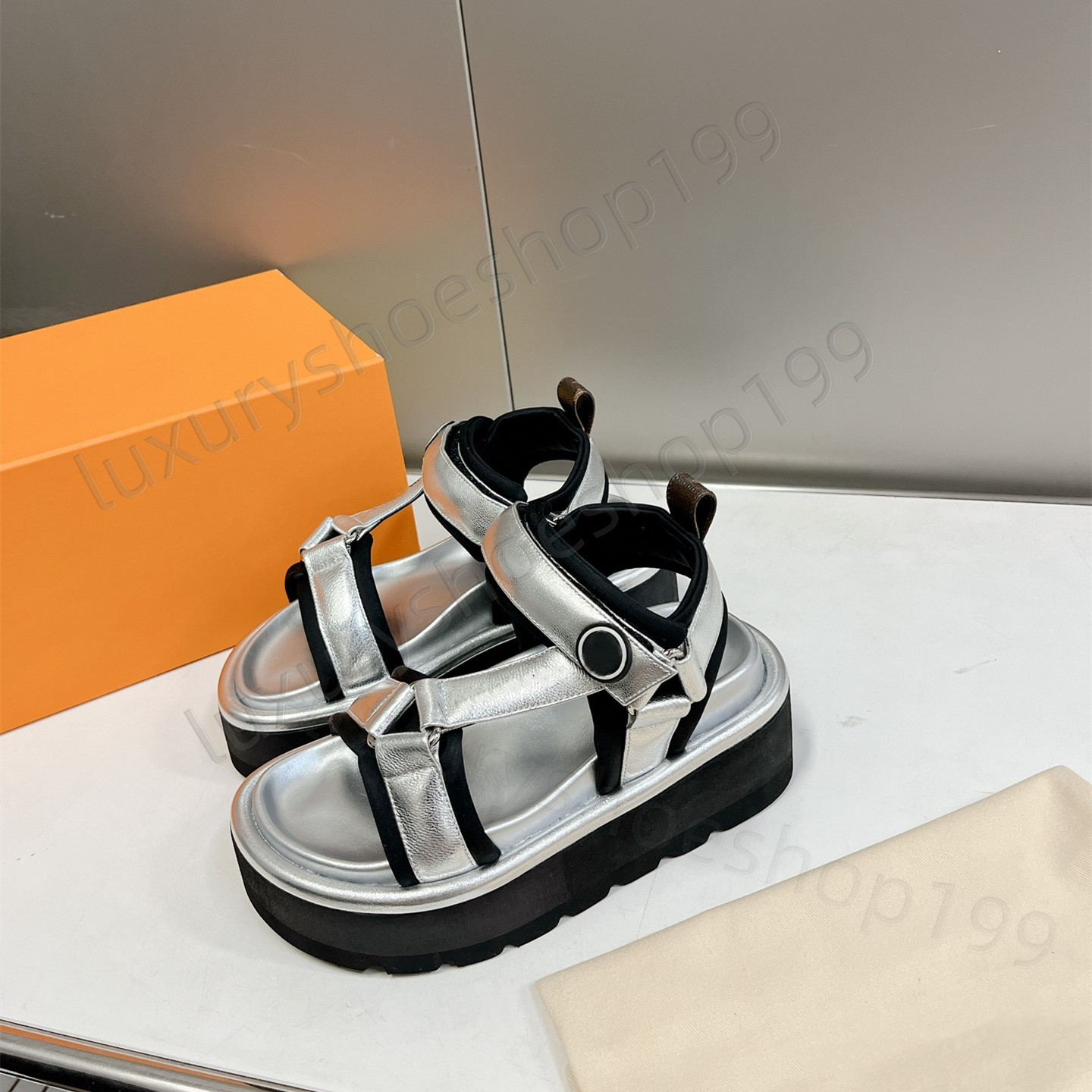 Luxury Genuine Leather Sandals and Slippers Designer Women's Sandals LOGO Thick Sole Sling with Buckle Ankle Strap Mule Flat Shoes 35-40, Silver
Luxury Genuine Leather Sandals and Slippers Designer Women's Sandals LOGO Thick Sole Sling with Buckle Ankle Strap Mule Flat Shoes 35-40, Silver