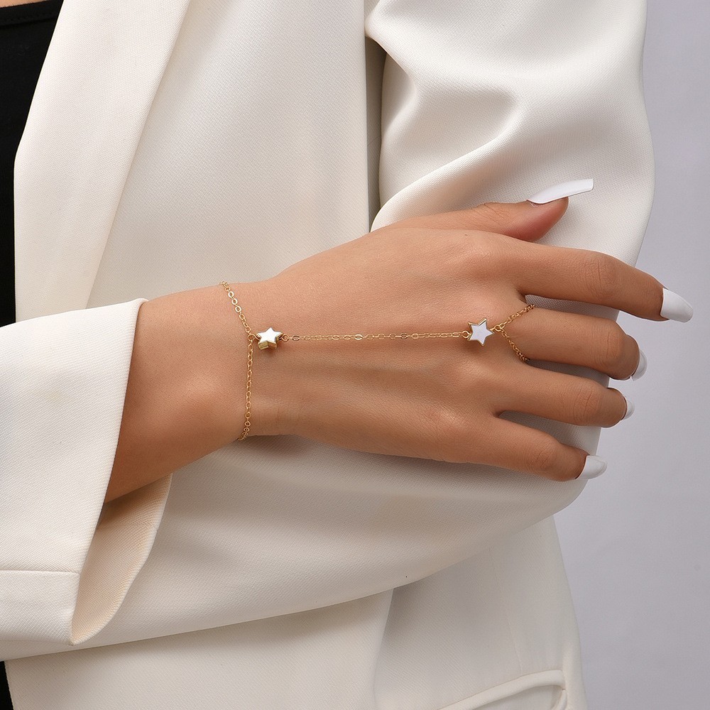 Charm Bracelets Creative Tiny Chain Bracelet Finger Rings For Women Gold Color Link Chains Connecting Hand Harness Jewelry Gift 230410