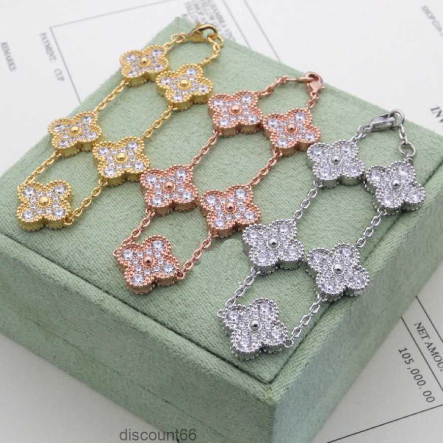 NEW Luxury designer jewelry four-leaf clover chain bracelet 18K gold agate flower chain jewelry lucky lady and girl couple holiday party gift.UGL6
NEW Luxury designer jewelry four-leaf clover chain bracelet 18K gold agate flower chain jewelry lucky lady and girl couple holiday party gift.UGL6