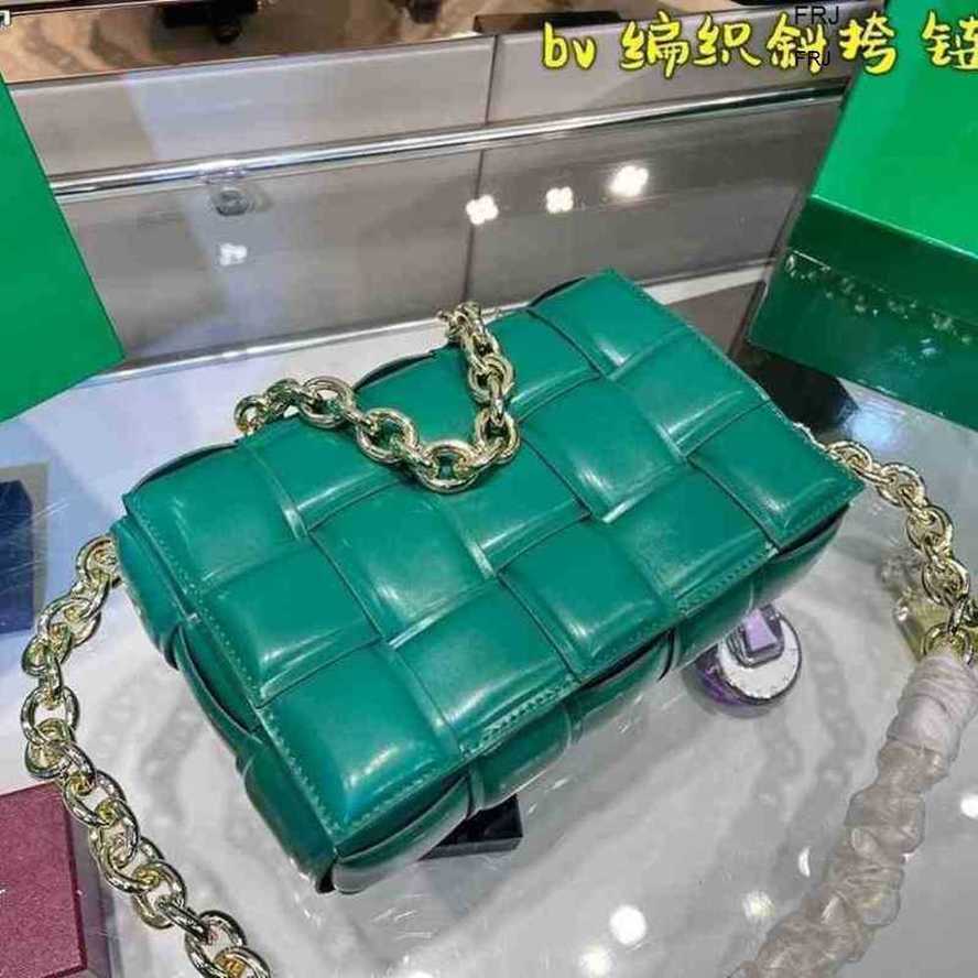 Designer Bottegas Bags Venetas Cassettes Original New Handbag Woven Tofu Womens Large Capacity Leather Simple Chain Have Logo Frj 1t94 Have Logo Frj FZPS, Sky blue
Designer Bottegas Bags Venetas Cassettes Original New Handbag Woven Tofu Womens Large Capacity Leather Simple Chain Have Logo Frj 1t94 Have Logo Frj FZPS, Sky blue