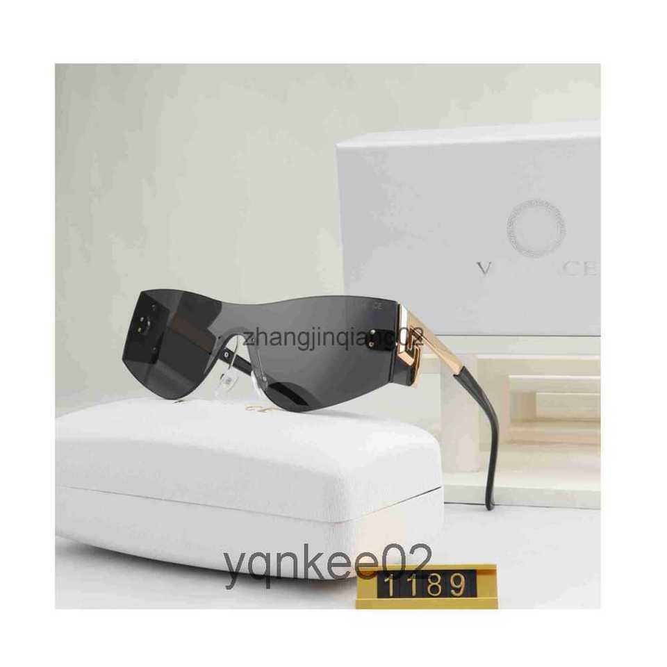 Designer Versage Sunglasses Cycle Luxurys Fashion Sports Polarize Square Sunglass For Mens Womans Vintage Baseball Driving Rimless Oversized Golden Sun Glasses
Designer Versage Sunglasses Cycle Luxurys Fashion Sports Polarize Square Sunglass For Mens Womans Vintage Baseball Driving Rimless Oversized Golden Sun Glasses
