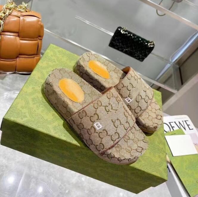 HOT Designer Slippers Women beach Slippers Macaron thick sole increase non-slip soft sole Home Slippers Women slippers Fashion sandals, 08
HOT Designer Slippers Women beach Slippers Macaron thick sole increase non-slip soft sole Home Slippers Women slippers Fashion sandals, 08