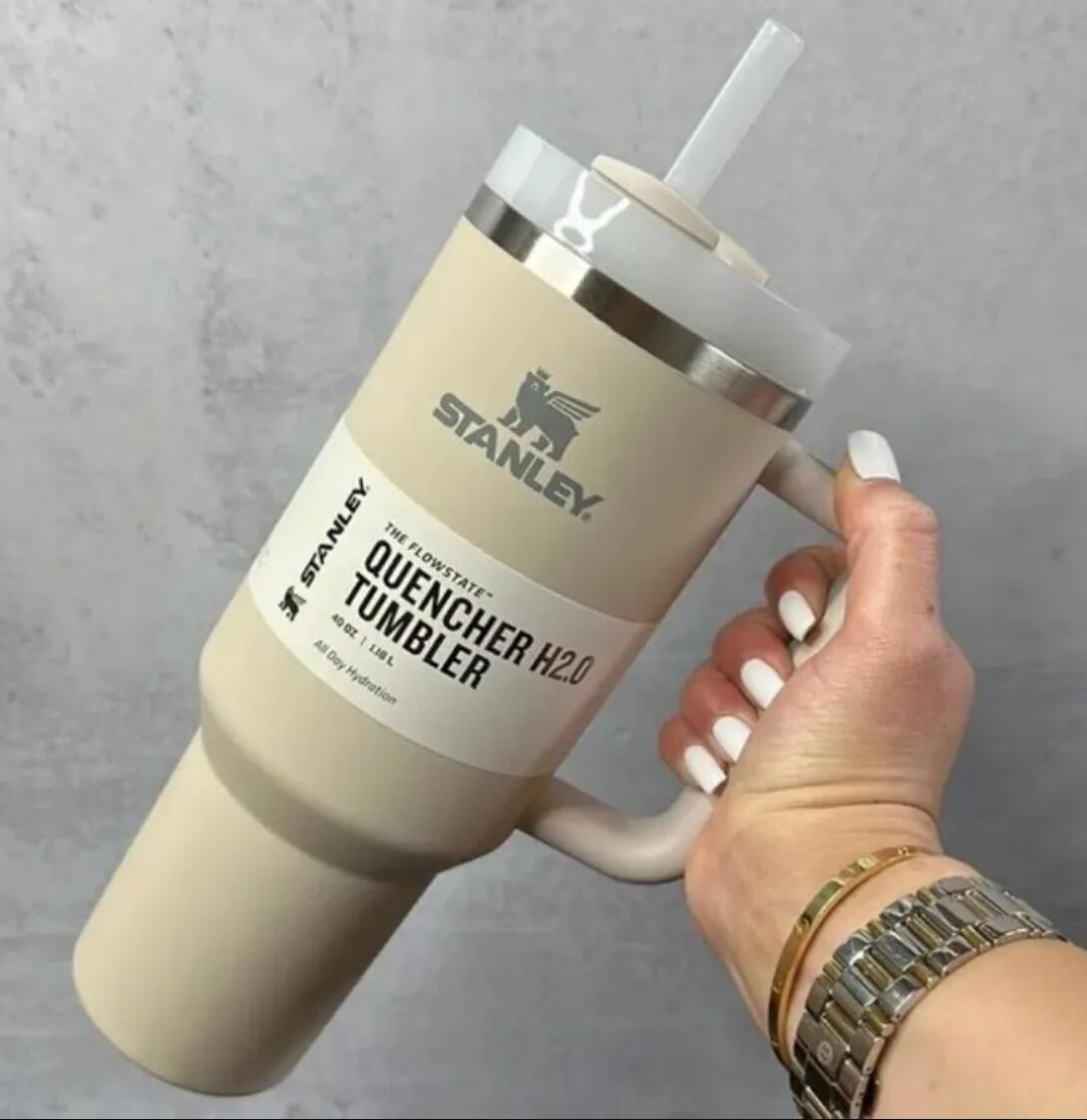 Ready To Ship Dune Stanley with Logo Quencher H2.0 40oz Tumblers Cups With Handle Insulated Car Mugs With Lids and Straws Stainless Steel Coffee Termos Tumbler GJ06599, Randomly ship
Ready To Ship Dune Stanley with Logo Quencher H2.0 40oz Tumblers Cups With Handle Insulated Car Mugs With Lids and Straws Stainless Steel Coffee Termos Tumbler GJ06599, Randomly ship