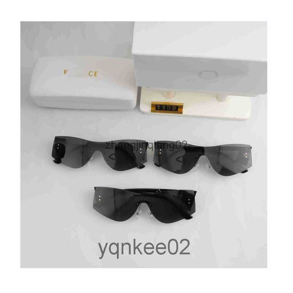 Designer Versage Sunglasses Cycle Luxurys Fashion Sports Polarize Square Sunglass For Mens Womans Vintage Baseball Driving Rimless Oversized Sun Glasses
Designer Versage Sunglasses Cycle Luxurys Fashion Sports Polarize Square Sunglass For Mens Womans Vintage Baseball Driving Rimless Oversized Sun Glasses