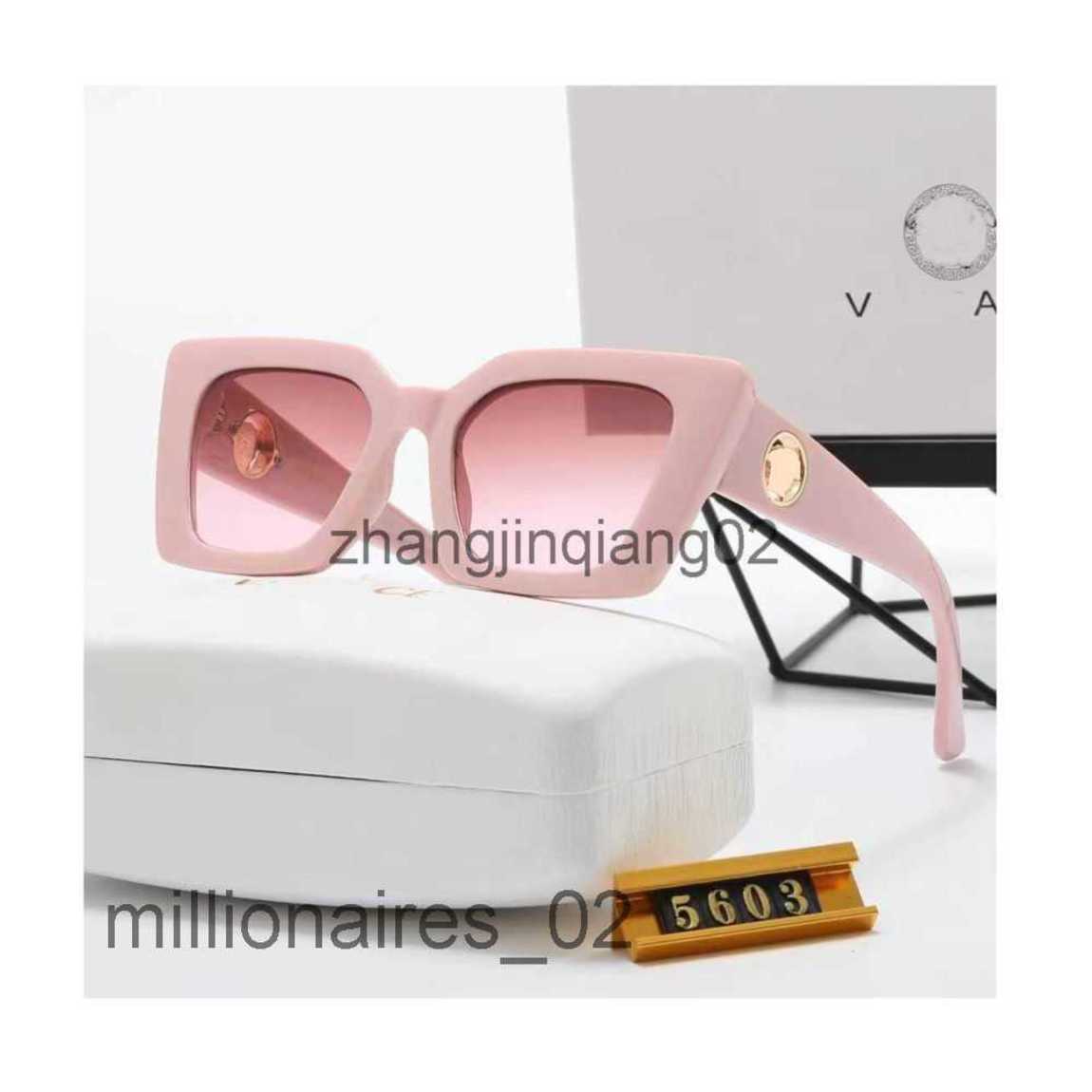 Designer Versage Sunglasses Cycle Luxurious Fashion Sports Polarize Sunglass Men Women Vintage Baseball New Beach Driving Summer Pink Sun Glasses
Designer Versage Sunglasses Cycle Luxurious Fashion Sports Polarize Sunglass Men Women Vintage Baseball New Beach Driving Summer Pink Sun Glasses