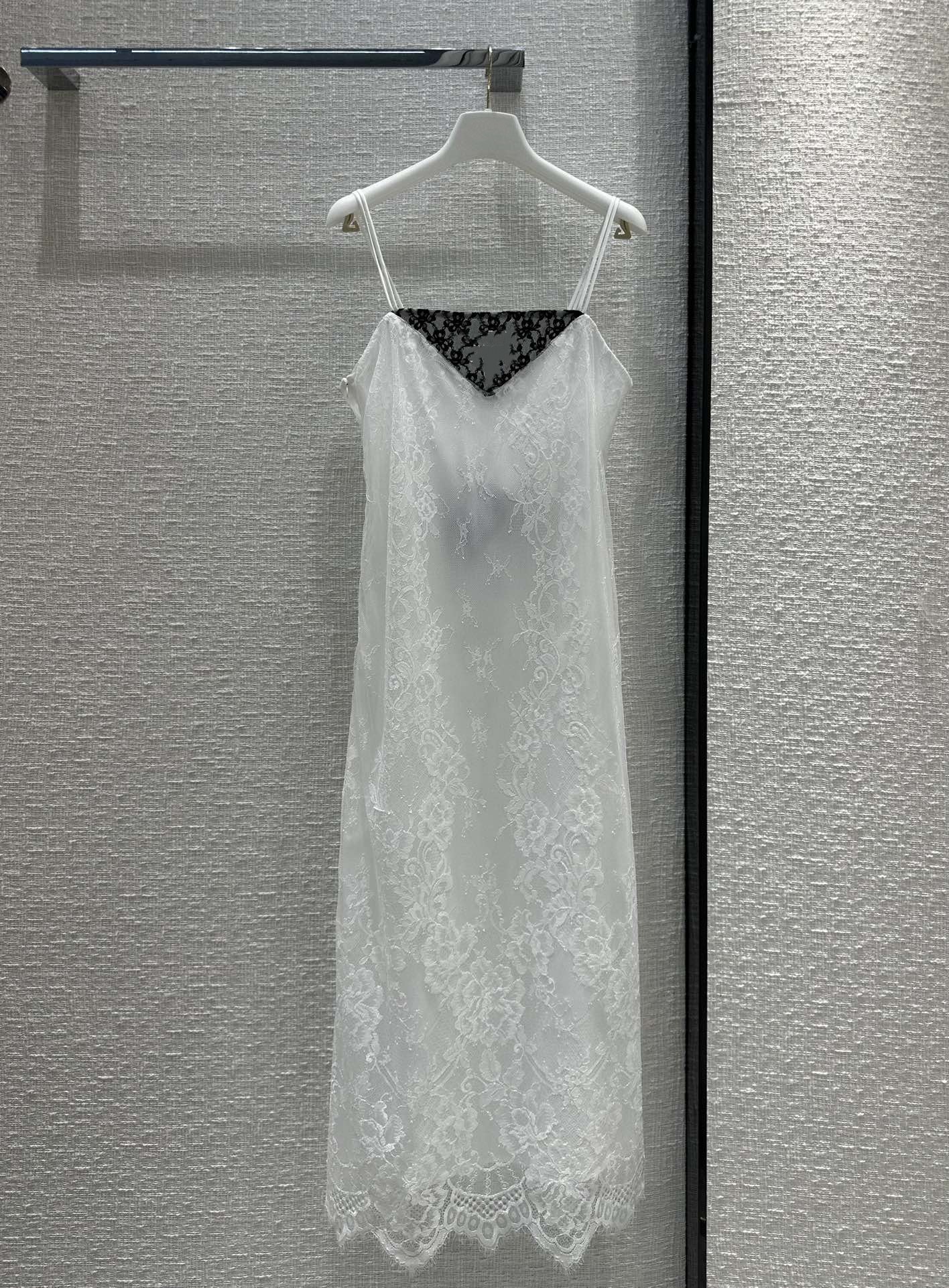 Milan Runway Dress 2023 New Summer Autumn Spaghetti Strap Fashion Designer Dresses Brand Same Style Dress 0615-2, White
Milan Runway Dress 2023 New Summer Autumn Spaghetti Strap Fashion Designer Dresses Brand Same Style Dress 0615-2, White
