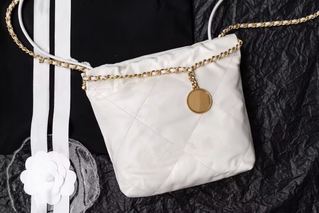 TOP quality 1:1 designer bags Vagrant bag Mini handbag genuine leather crossbody bag 20cm With box
TOP quality 1:1 designer bags Vagrant bag Mini handbag genuine leather crossbody bag 20cm With box