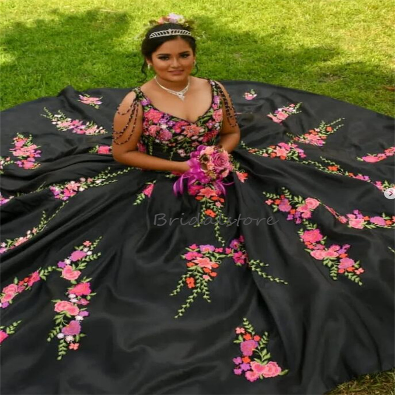 Mexican Style Black Quinceanera Dress 2023 Off Shoulders Ball Gown Para Sweet 15 Dress Charro Vestidos de Xv Birthday Party Prom Corset Debutante Vest
