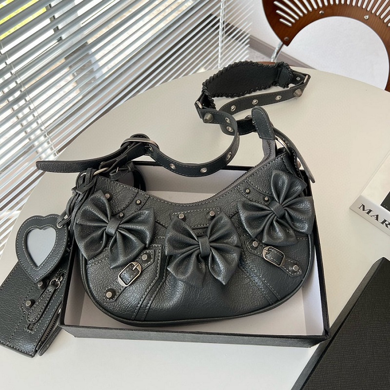 Vintage Shoulder Bag Fashion Handbag Outdoor Motorcycle Bag Bow Decoration Leather Womens Bag, Black
Vintage Shoulder Bag Fashion Handbag Outdoor Motorcycle Bag Bow Decoration Leather Womens Bag, Black