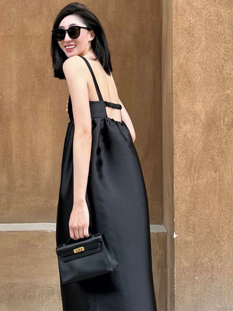Basic Casual Dresses Maxi Black Dress for Women Sleeveless Solid Summer Backless Vintage Tender French Style Simple Slim Fit Classic Vestido Feminino 