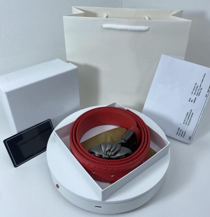 Fashion casual Designer belt wholesale high quality mens womens belts suit 2 metal smooth buckle leather Width 3.6cm Classic letters with box, V11
Fashion casual Designer belt wholesale high quality mens womens belts suit 2 metal smooth buckle leather Width 3.6cm Classic letters with box, V11