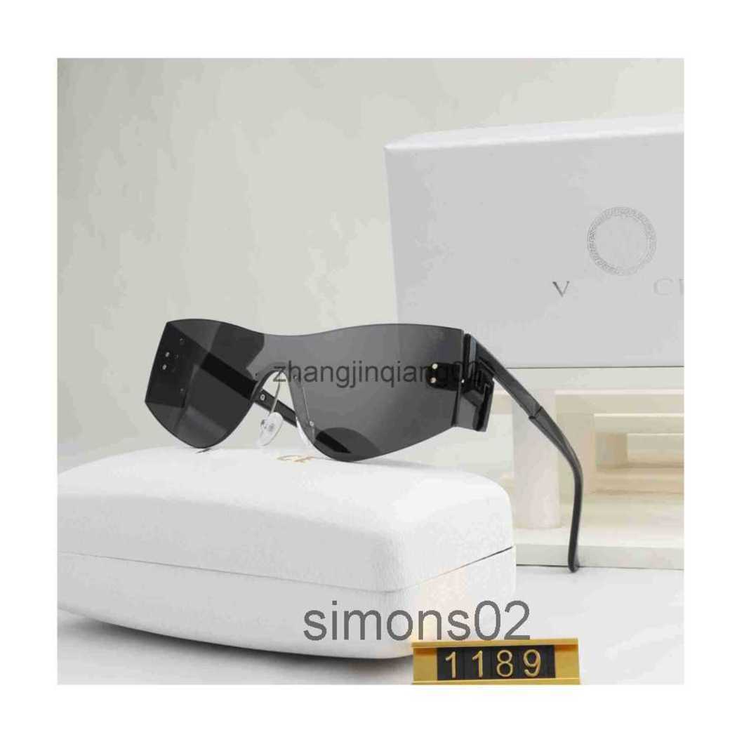Designer Versage Sunglasses Cycle Luxurys Fashion Sports Polarize Square Sunglass For Mens Womans Vintage Baseball Driving Rimless Oversized Black Sun Glasses
Designer Versage Sunglasses Cycle Luxurys Fashion Sports Polarize Square Sunglass For Mens Womans Vintage Baseball Driving Rimless Oversized Black Sun Glasses