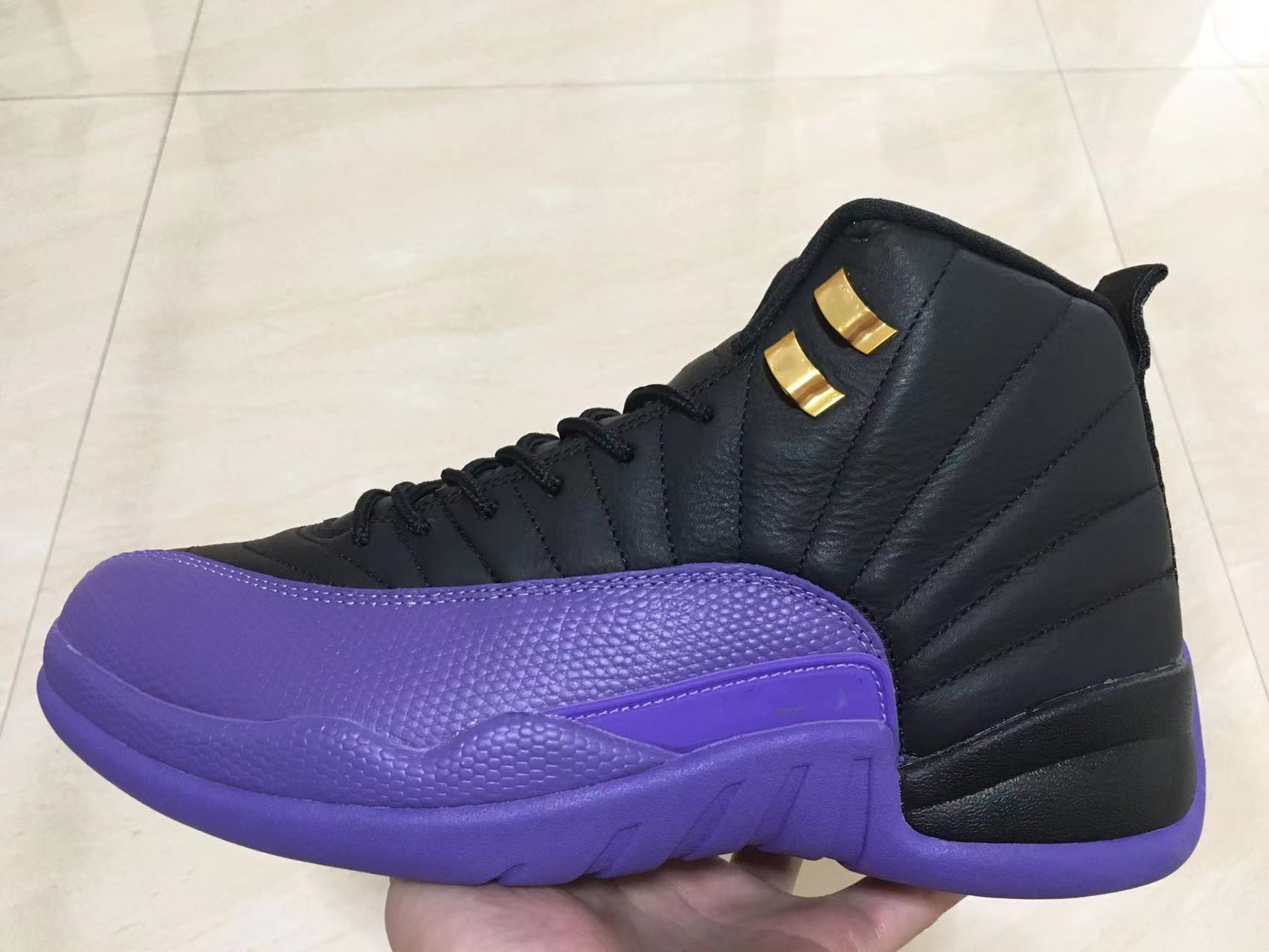 jumpman 12s basketball shoes sneakers Have large size 12-13 with Double box Field Purple CT8013-057
jumpman 12s basketball shoes sneakers Have large size 12-13 with Double box Field Purple CT8013-057