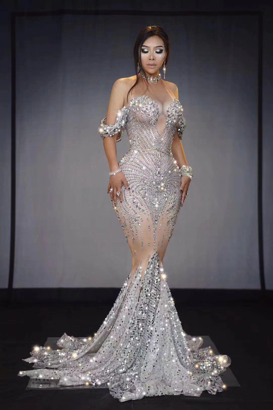 Sparkly Mermaid Prom Dresses Black Girls Evening Dress off shoulder Party Gowns Robes Vestidos Noche diamond crystal plus Size Birthday Party Gowns For Arabic Women, Same as picture
Sparkly Mermaid Prom Dresses Black Girls Evening Dress off shoulder Party Gowns Robes Vestidos Noche diamond crystal plus Size Birthday Party Gowns For Arabic Women, Same as picture