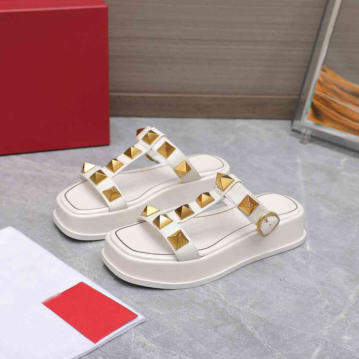 Brand New Womens Sandal Rivet 4CM Low Heel Shoes Casual Shoes Real Leather Big Size 35-41