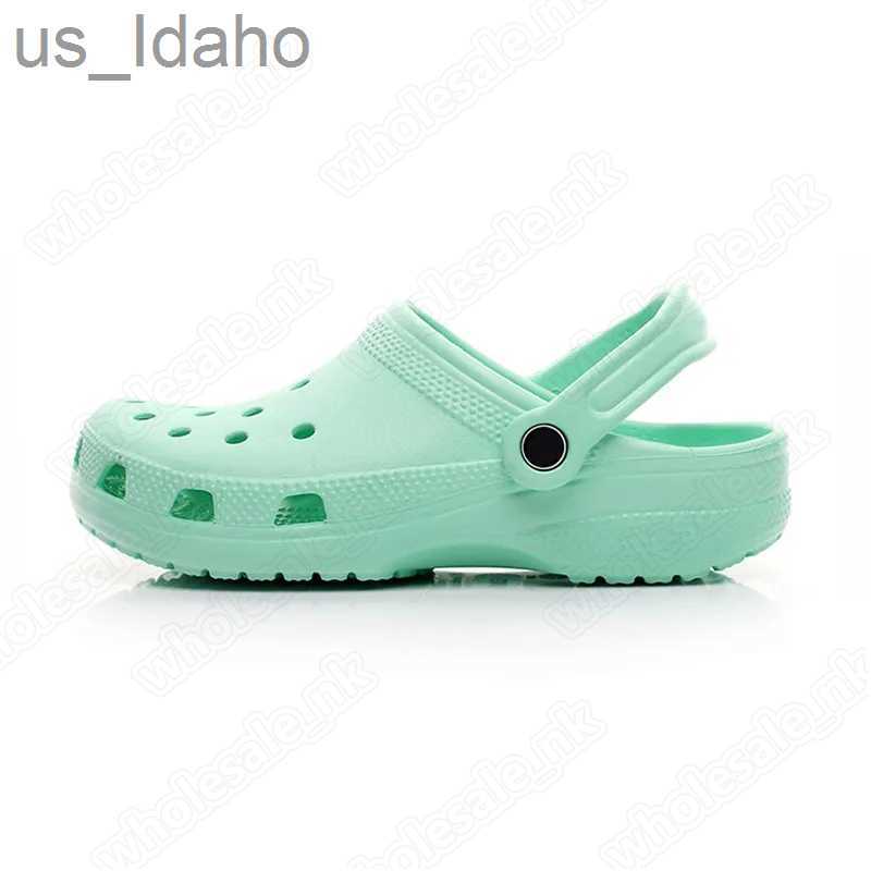 Slippers charms designer men women croos salehe bembury crush sandals clog mens sandale beac kids waterproof slides womens coach shoes size 35-46 J230616, A12
Slippers charms designer men women croos salehe bembury crush sandals clog mens sandale beac kids waterproof slides womens coach shoes size 35-46 J230616, A12