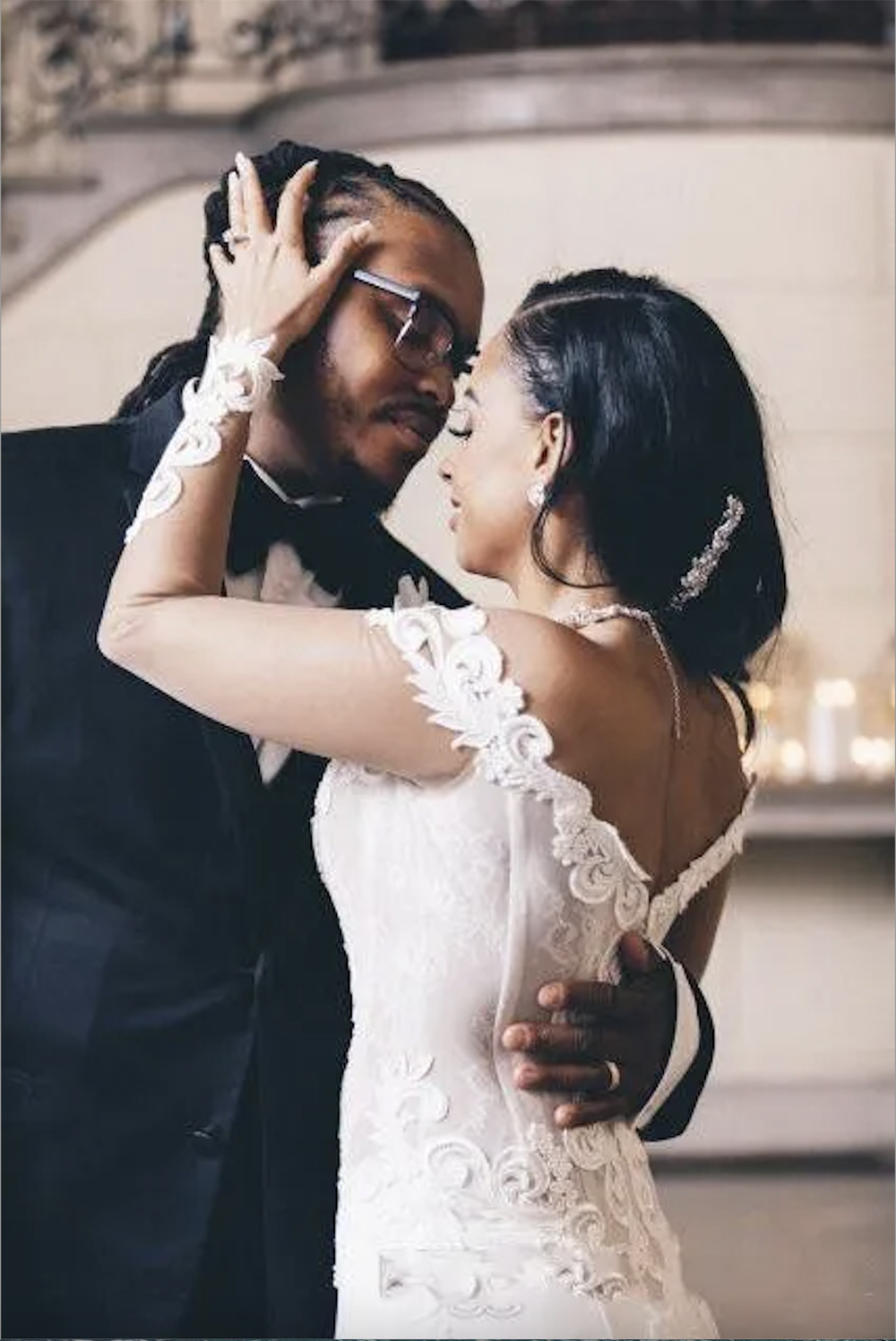 2023 New Sexy Arabic Mermaid Wedding Dresses Off Shoulder Long Sleeves Lace Appliques Illusion Keyhole Plus Size Formal Bridal Gowns