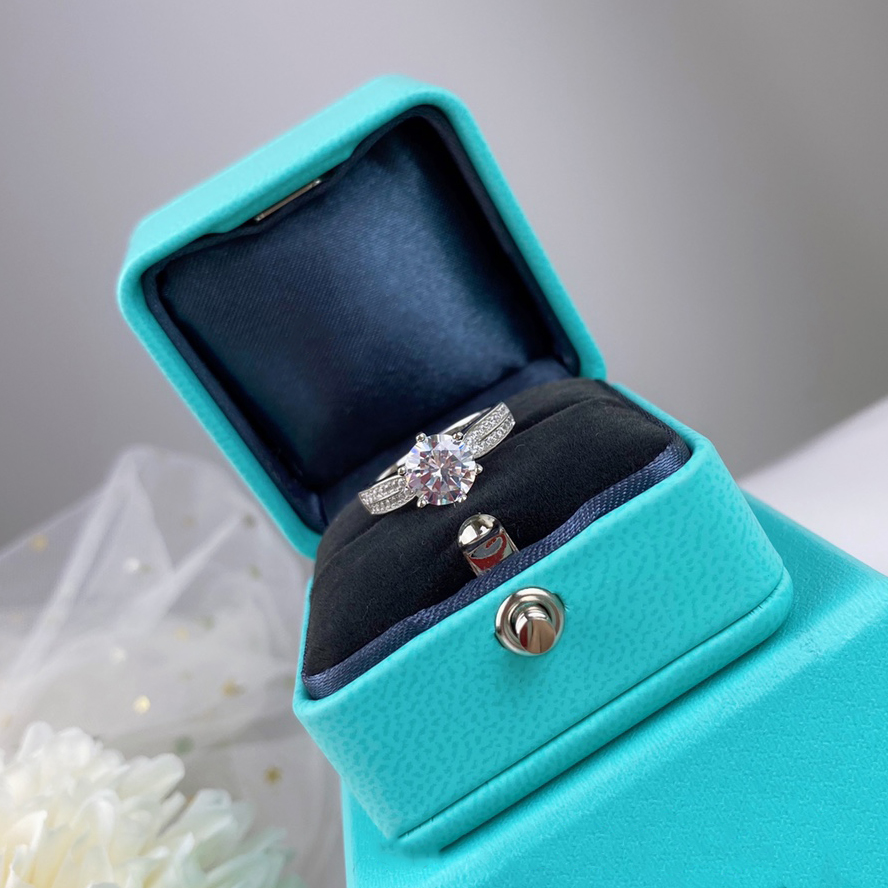 Designer ring luxury rings for Women and men jewelry With diamonds Sterling Silver Minimalist fashion trend Commemorative gift accessories
Designer ring luxury rings for Women and men jewelry With diamonds Sterling Silver Minimalist fashion trend Commemorative gift accessories