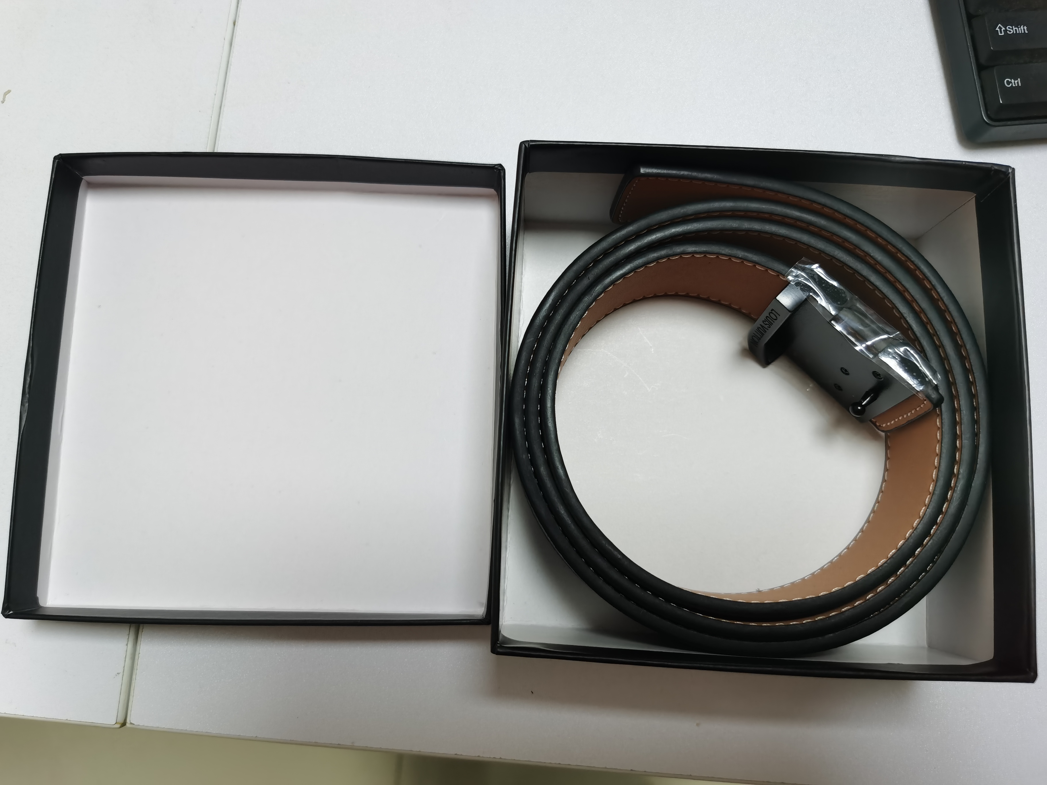 buckle leather belts Designers Belt For Mens Womens business as gift 8z3q6261D, Not with box
buckle leather belts Designers Belt For Mens Womens business as gift 8z3q6261D, Not with box